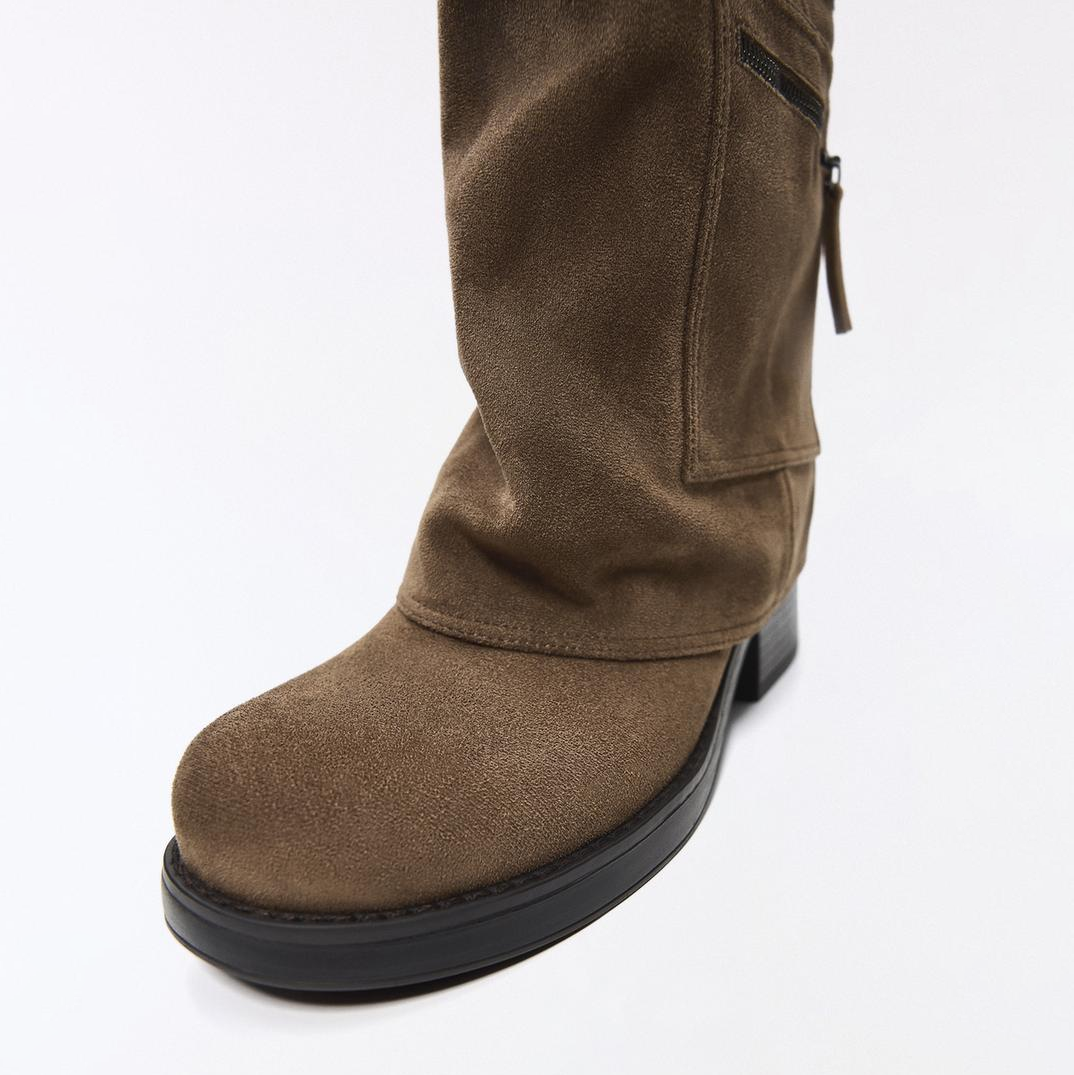 Flat Boots with Pant Pockets